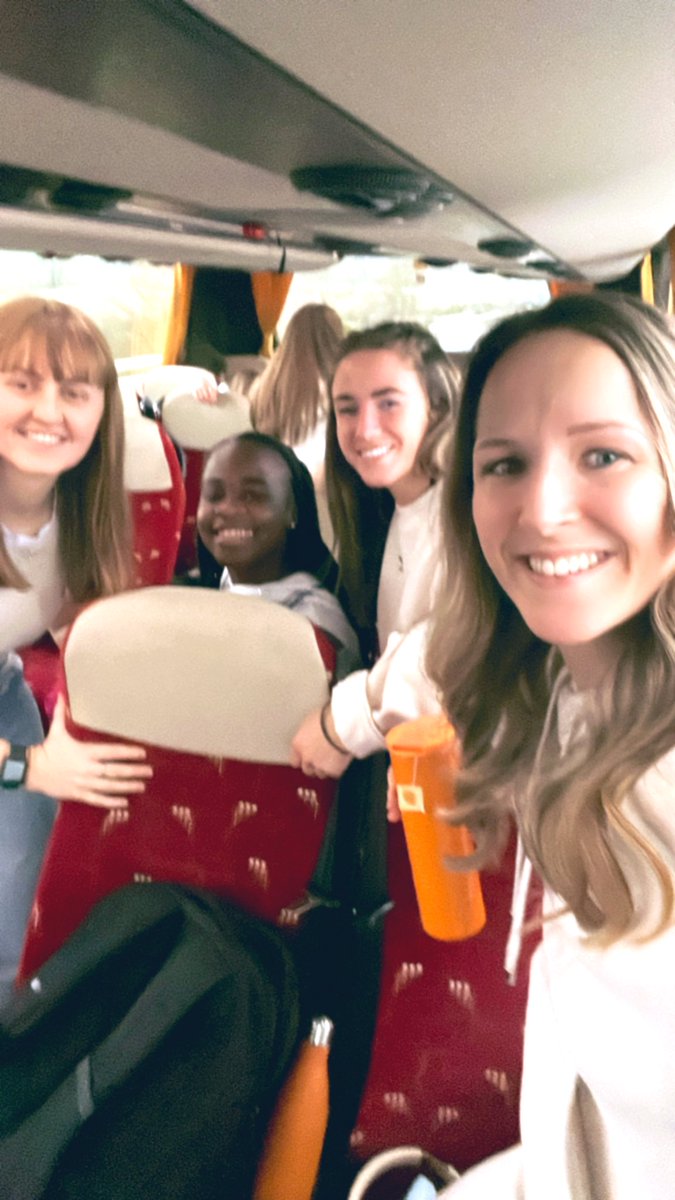 HayleyWest_13's tweet photo. To my GCSE PE Teacher who scored me 6/10 for football.
I am on my way to play in the fourth round of the FA Cup #WomensFACup #hashtagunitedwomen #football #fourthround @hashtagutdwomen https://t.co/RYlu2TMJQ0