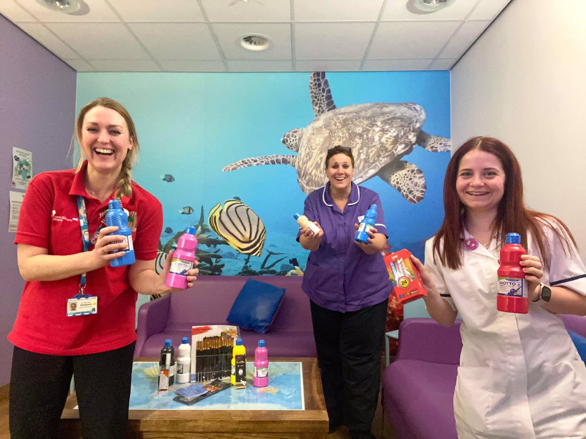 lobke_marsden's tweet photo. A big thank you to the amazing @lauracranetrust for all their support and donations over the years and for funding the paint needed to decorate our #radiotherapy masks! SO appreciated!💛💛💛 https://t.co/sQnh1AFEeO