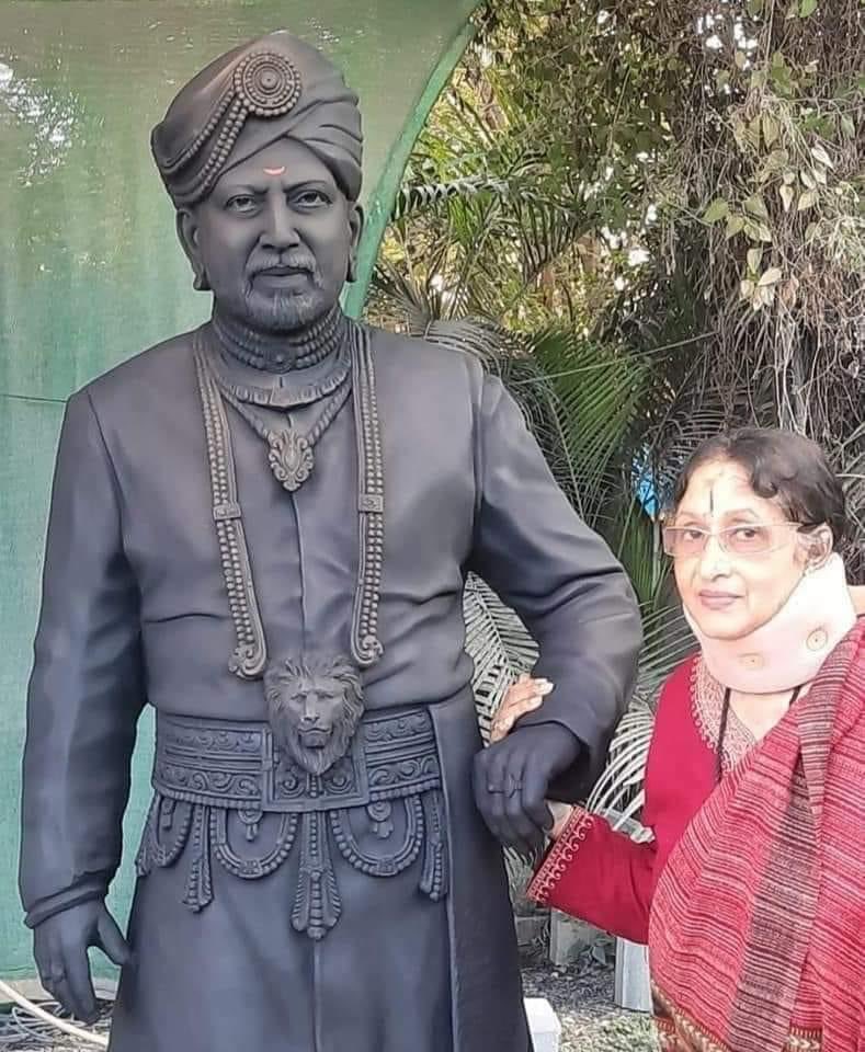 yogiraj_arun's tweet photo. Got an opportunity to sculpt monolithic stone sculpture of Kannada film industry evergreen hero our Sahasa Shima Vishnuvardhan sir, it will be installed at his memorial and will be inaugurated by our CM ⁦@BSBommai⁩ https://t.co/6FqFpI0nCC