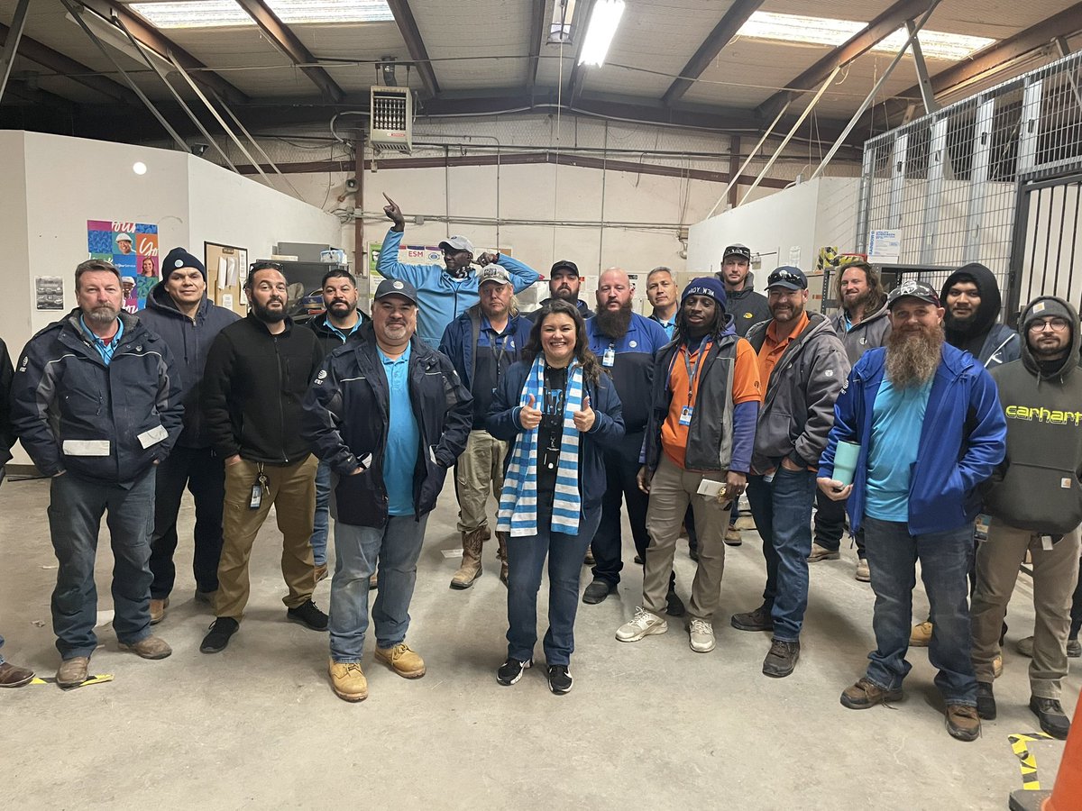 I had the pleasure of joining our Rockwall Technicians for their morning meeting!! It’s great making connections with these guys because they are our true front liners out in the Fiber field!! <a href="/NTX_Market/">The NTX Market</a> <a href="/NTXLegends/">HouseofLegends- IHX NTX</a> <a href="/LifeAtATT/">Life at AT&T</a> @Kaayadam