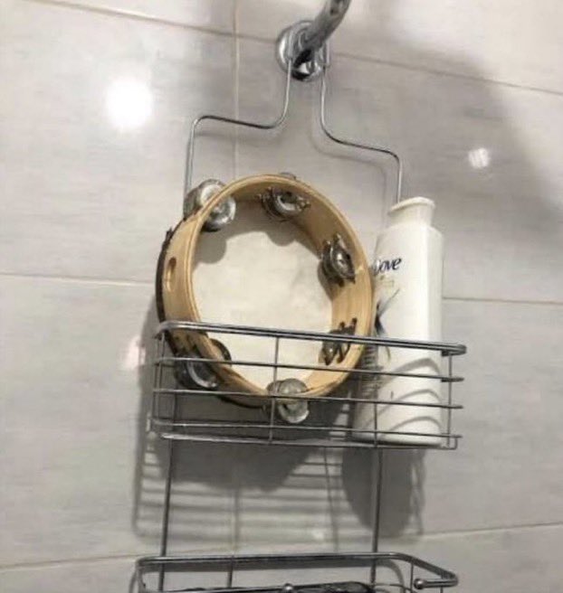 Liam Gallagher's shower 😂