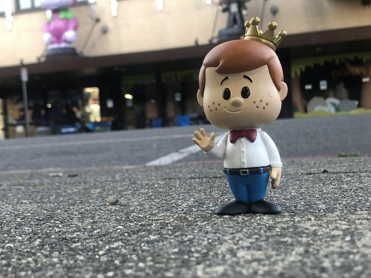 jedidave82's tweet photo. @brianmariotti #happyfunkosaturday everyone!!! Just waiting to get back into #funkohq 
#funkosoda #funkofamily https://t.co/kOhp40HSCG
