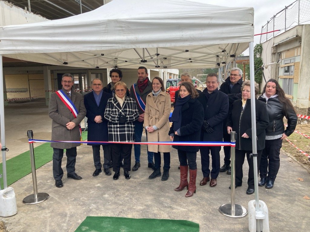 JBaptiste_Marly's tweet photo. Pose de la 1ère pierre du Groupe scolaire de #Mours ce matin, un très beau projet de rénovation en transition énergétique 🤗🇲🇫
@valdoise #circo9501 https://t.co/OtpPRcyA8c
