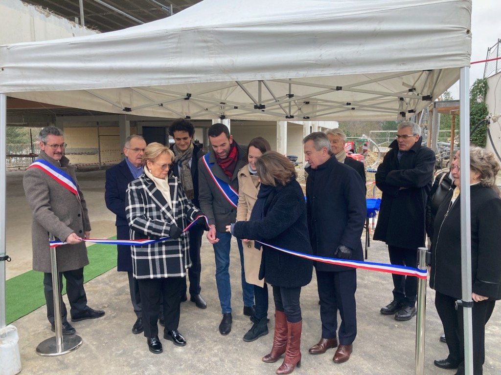 JBaptiste_Marly's tweet photo. Pose de la 1ère pierre du Groupe scolaire de #Mours ce matin, un très beau projet de rénovation en transition énergétique 🤗🇲🇫
@valdoise #circo9501 https://t.co/OtpPRcyA8c