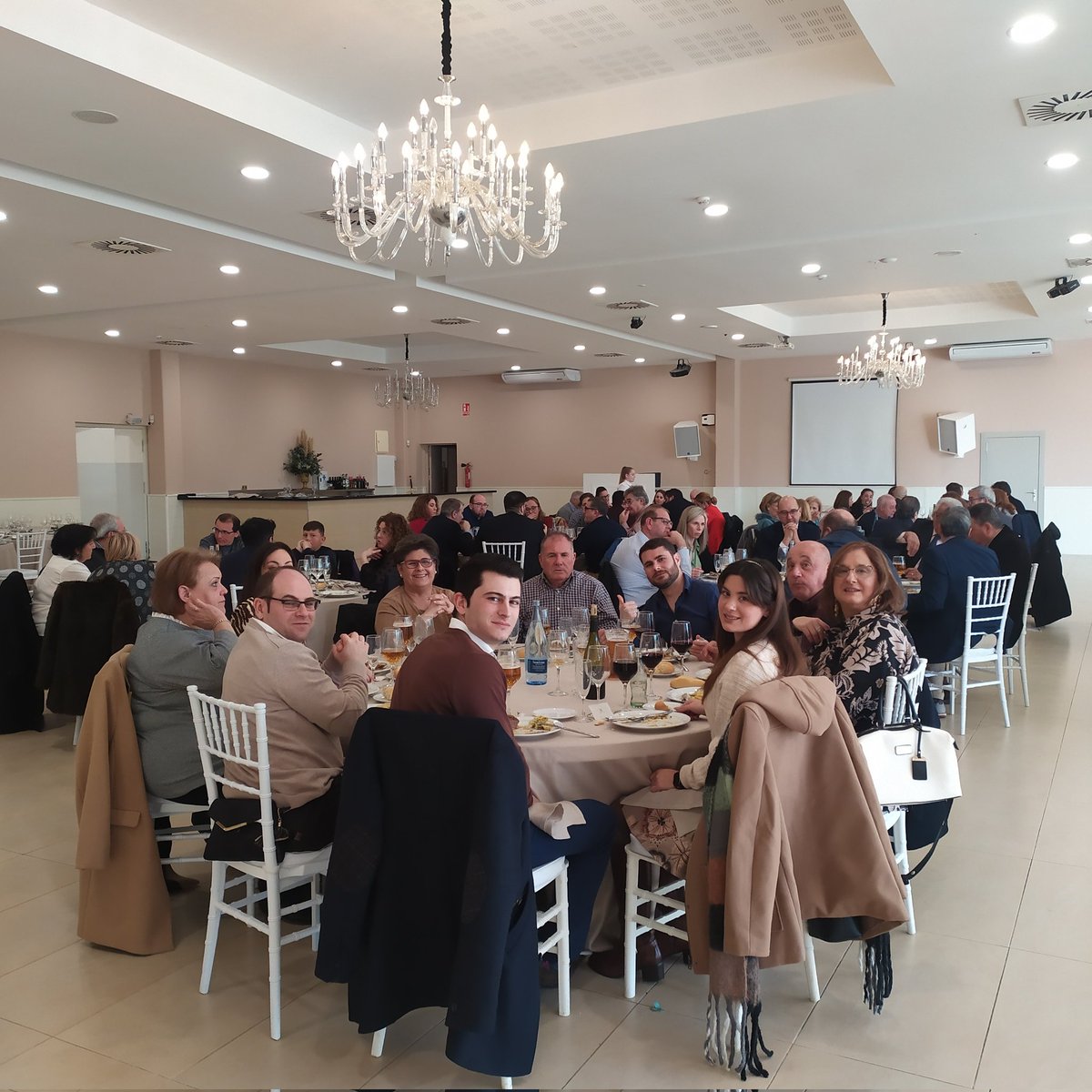 joseacarceles's tweet photo. Hoy compartiendo unos buenos momentos, con Hermanos Estantes, de este Gran TRONO, Cristo del Amor en la Conversión del Buen Ladrón https://t.co/0X9gW0qVN0