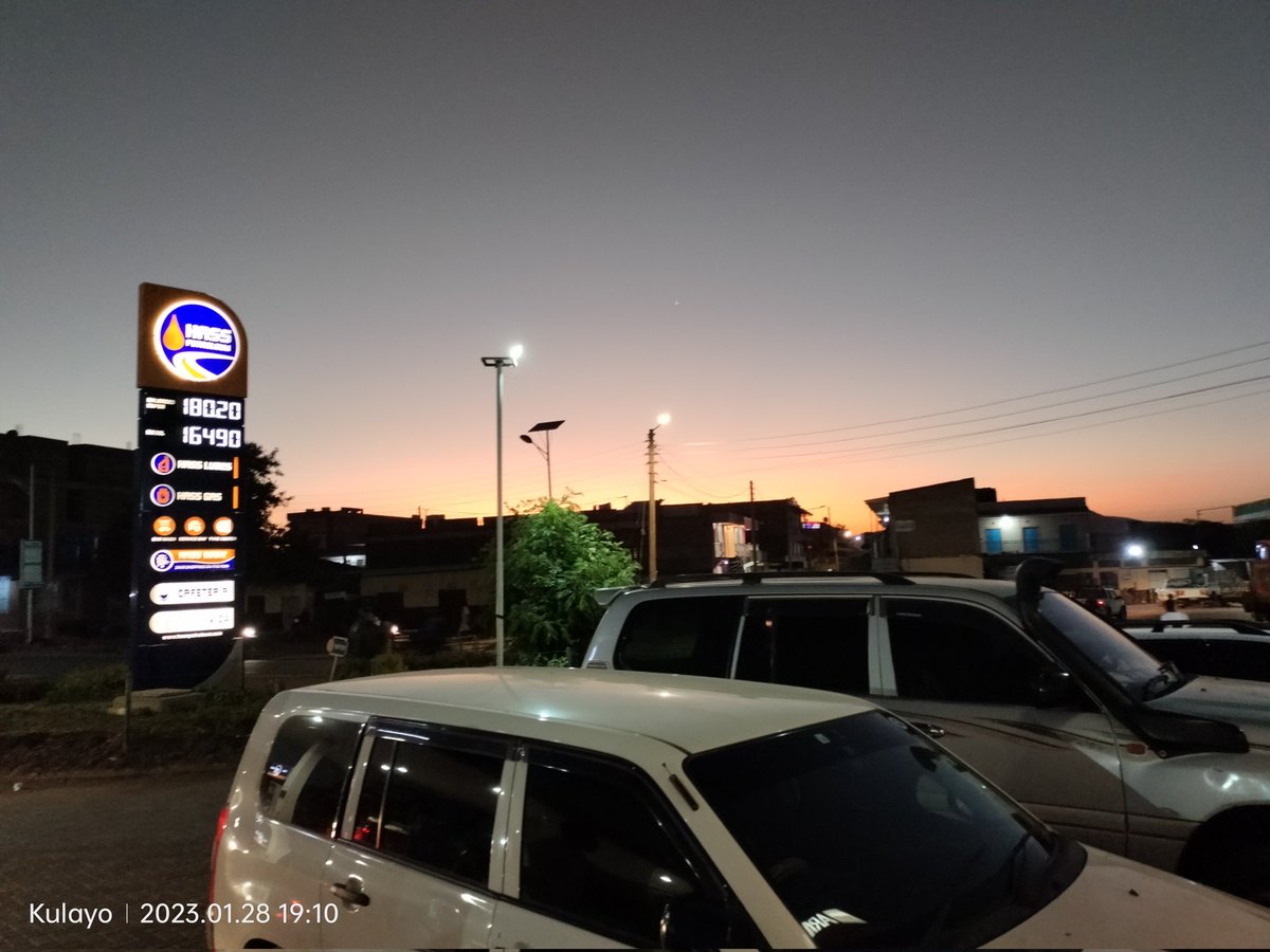 Happy_kulayo's tweet photo. Beautiful sunset in Isiolo ,Over my favourite filling station @HassPetroleum ⛽⛽ https://t.co/l7WQnOQnma