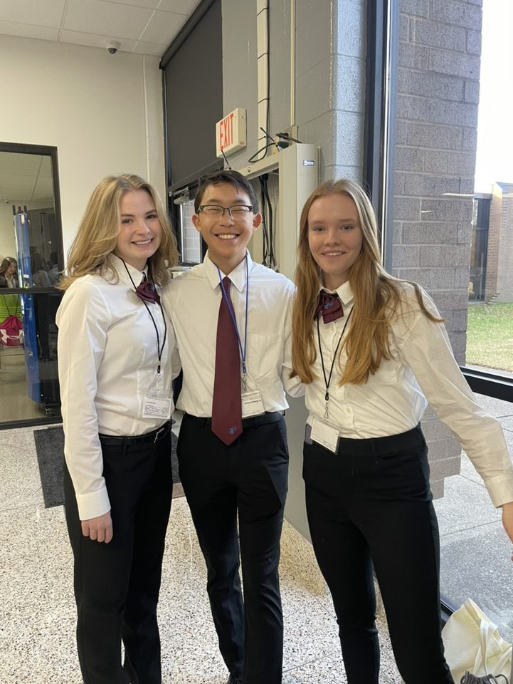 nikkidrew11's tweet photo. Hosa regionals @EAST_HAWKS @ButlerTech let’s go! https://t.co/FuEt9cekvv