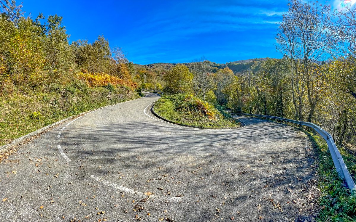 AsturCycling's tweet photo. Route 4 - The Legendary Lagos de Covadonga
#colladallomena #ponga #parquenaturaldeponga #cyclingshots #cyclingtours #cyclingadventure #cyclingphotos #cyclingholidays #trip #cycling #landscape #beautiful #style #health #luxurylife #travelphotography 🌍: Collada Llomena https://t.co/LNYmAVUZZW