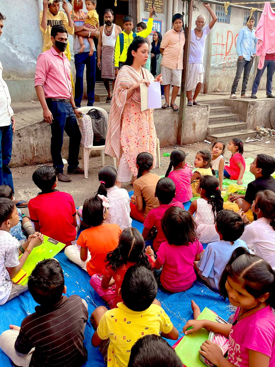 ROUBLENAGI's tweet photo. How small I am & how big can I be. Social work is a humbling & character building experience.
Blissful day with students today at @RNAFMUMBAI learning centre in #Mumbai
#RNAF #EducatingThroughArt #ReadAndWriteIndia #QualityEducation #equalitynotcharity #ChildrenAreTheFuture ๐ https://t.co/IqutmaprIa