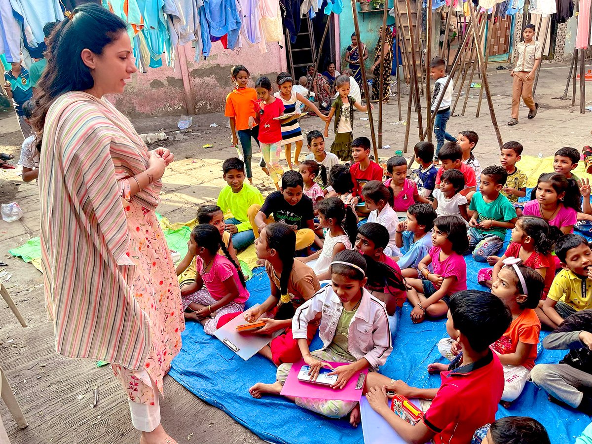 ROUBLENAGI's tweet photo. How small I am & how big can I be. Social work is a humbling & character building experience.
Blissful day with students today at @RNAFMUMBAI learning centre in #Mumbai
#RNAF #EducatingThroughArt #ReadAndWriteIndia #QualityEducation #equalitynotcharity #ChildrenAreTheFuture ๐ https://t.co/IqutmaprIa
