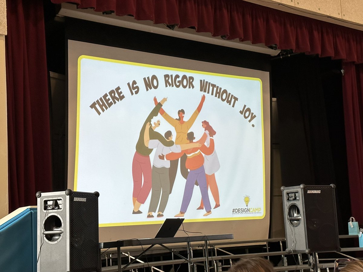 Learning with lots of <a href="/VistaBlueprint/">Vista Unified</a> folks here at #designcamp <a href="/Dr_Stringer_/">Davina Stringer, Ed.D.</a>