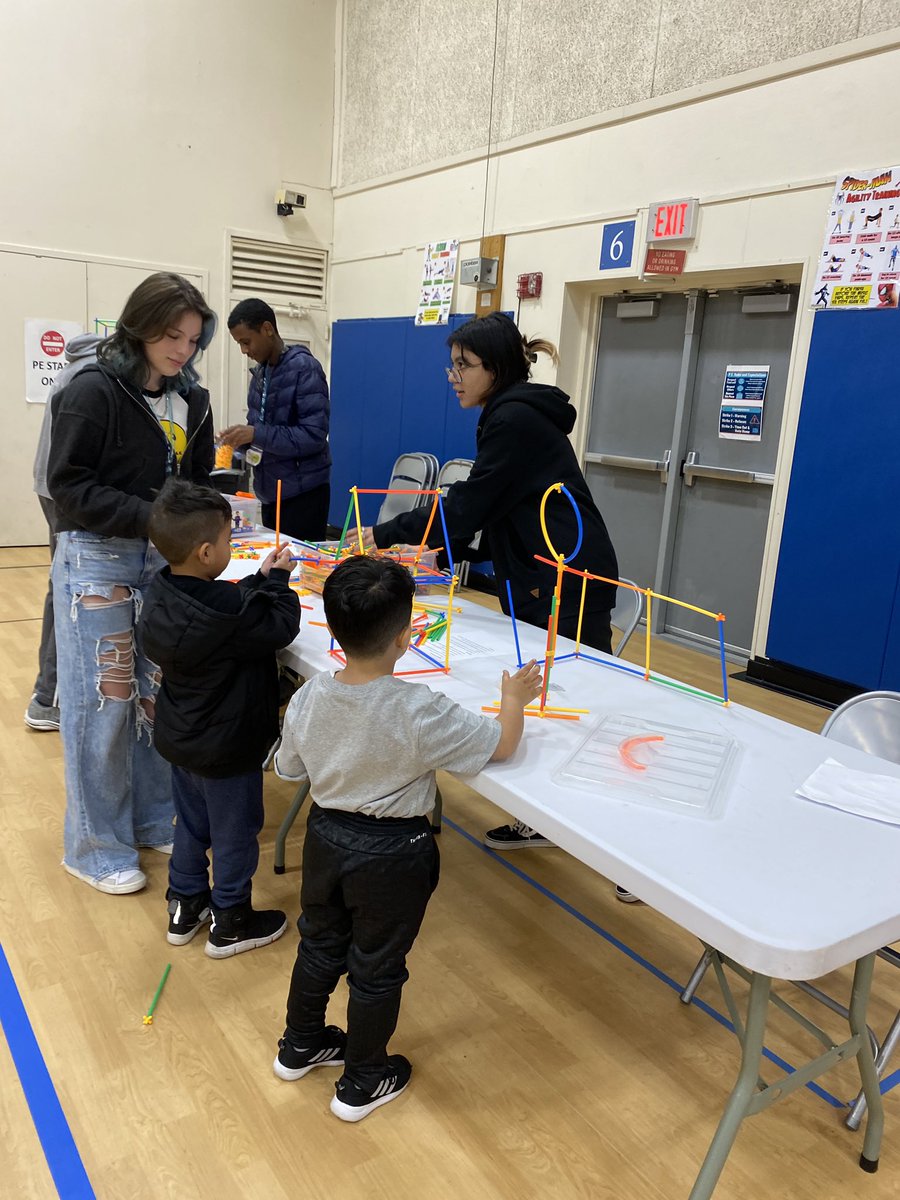 “It’s fun to serve our community, and it’s also a good thing to do with our free time, I’m ready for the next!” by A.B member of DEI-ACC Community Service Club @APSface @longbranch_es @APSVirginia @DEI_APS @Margaretchungcc @APSCareerCenter @arlingtontechcc @APSVaSchoolBd