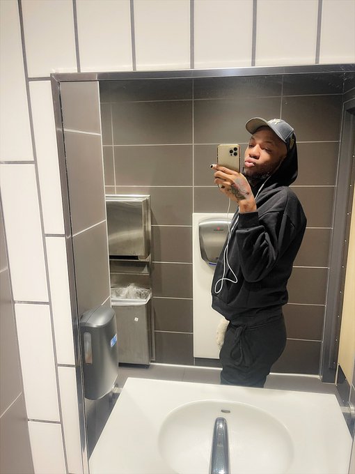 Watch 🦋's leaked NSFW photo on TwXstars