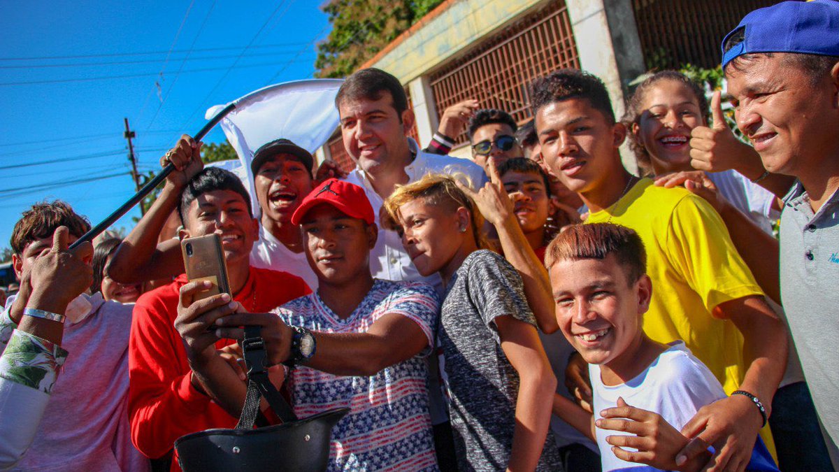 prospericarlos's tweet photo. ¡Seguimos adelante por Venezuela! Desde el municipio San Francisco, Parroquia Domitilia Flores en el #Zulia comprometidos con recuperar los campos petroleros y ponerlos al servicio de todos los venezolanos. 

Vamos a reimpulsar la economía de esta región tan importante. #28Ene https://t.co/85FEgXNPVR