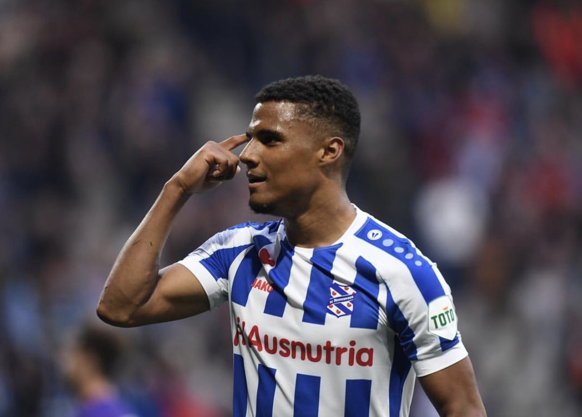 FabrizioRomano's tweet image. Excl: Olympique Lyon are closing in on deal to sign Amin Sarr from Heerenveen as new striker on permanent move. 🚨🔴🔵 #OL

Talks are at final stages on €12/13m fee as sources in France confirm. Personal terms almost agreed.