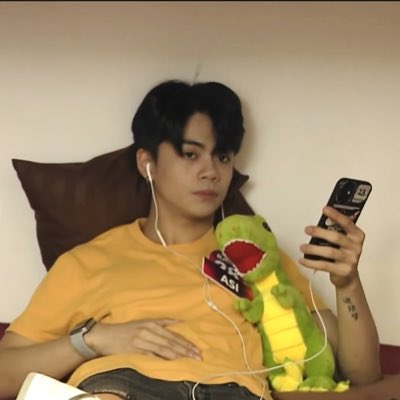 Asi and his Dino plushie 🥰🦖

#DreamMaker_ASI #NewProfilePic 
#DreamMakerMission3Rewards