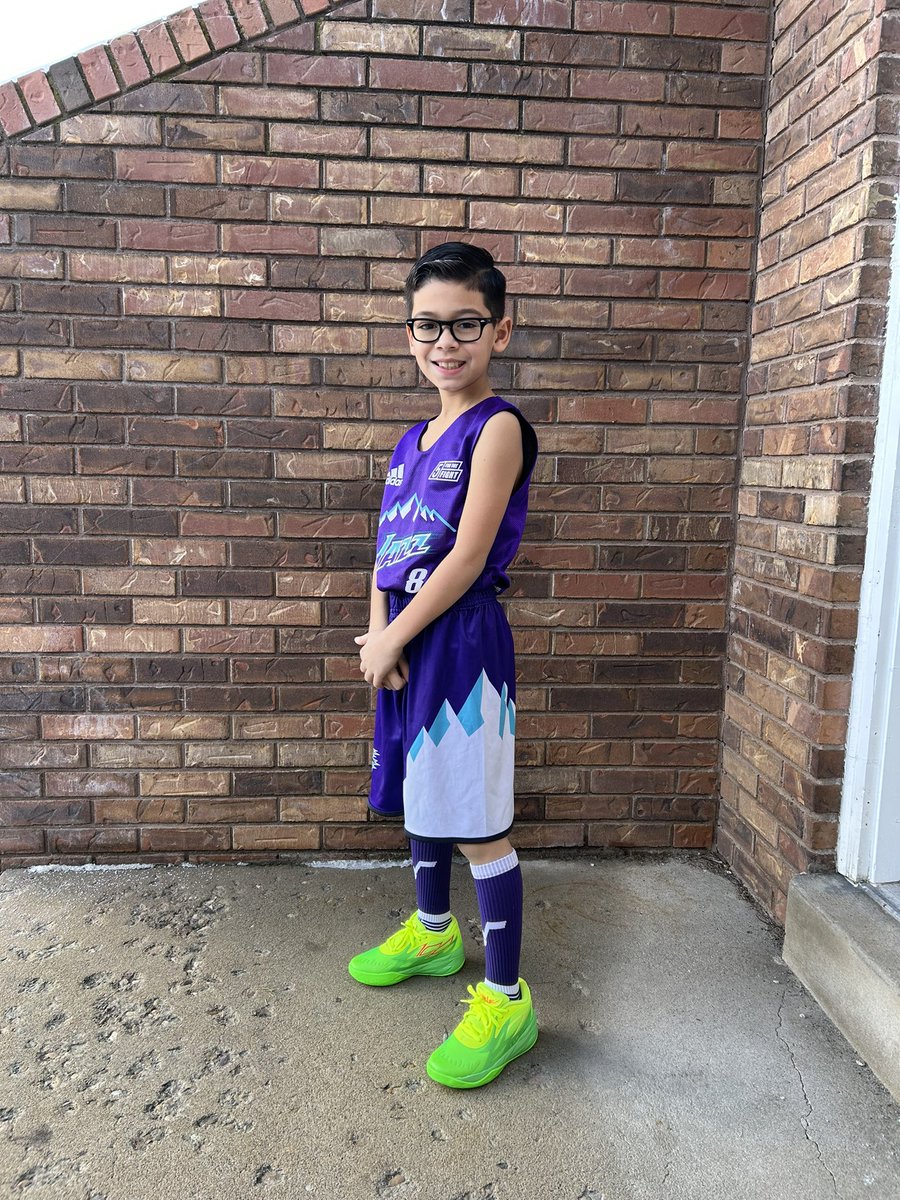 The_God33's tweet photo. Baller 🏀 #utahjazz #jrjazz https://t.co/lyfyjGtTNC