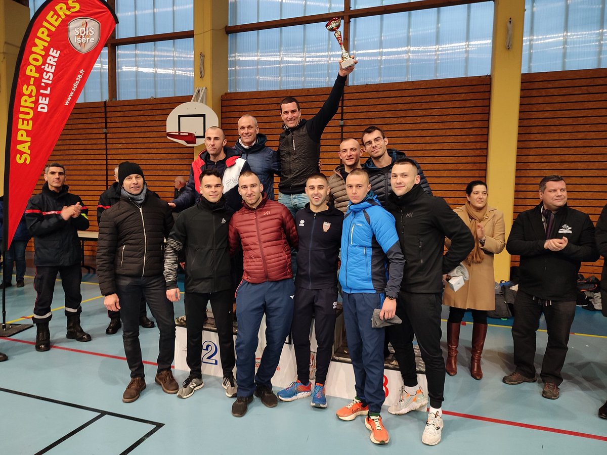 sdis38's tweet photo. 🏃🏃‍♀️🏃‍♂️ 640 participants aux différentes épreuves du cross départemental de @sdis38, qualificatif pour le cross national, qui s'est déroulé aujourd'hui à Charvieu-Chavagneux. Bravo à toutes et à tous et un grand merci aux sapeurs-pompiers de Pont-de-Chéruy pour l'organisation. 👏 https://t.co/sVQFHPFDMj