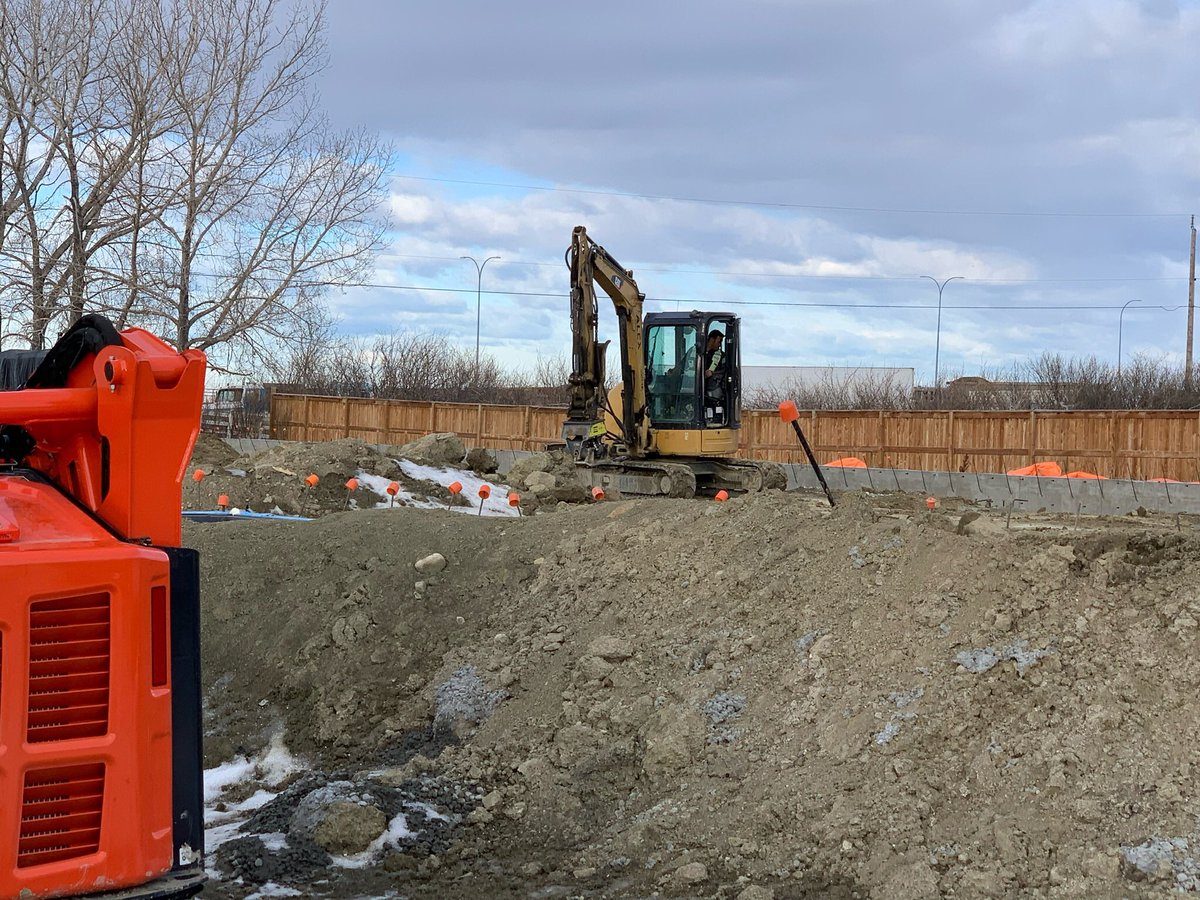 One of the largest construction 🚧 project undertaken by a Charity in North America. Green Dome Islamic School Construction 🚧 Bi-Weekly progress meeting is held every second Thursday. The attached picture, videos and highlights are to update the entire community.