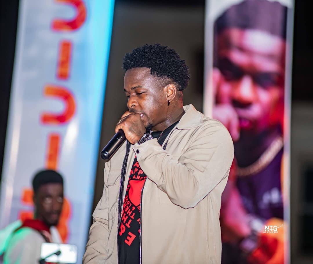 RadioSweetFmGN1's tweet image. Le rappeur ivoirien @Didibofficial était en concert hier a l’hôtel #PalmCamayenne ( Conakry ) avec la structure #MackTeam 
@MackaTraore1 @LamineGuirassy