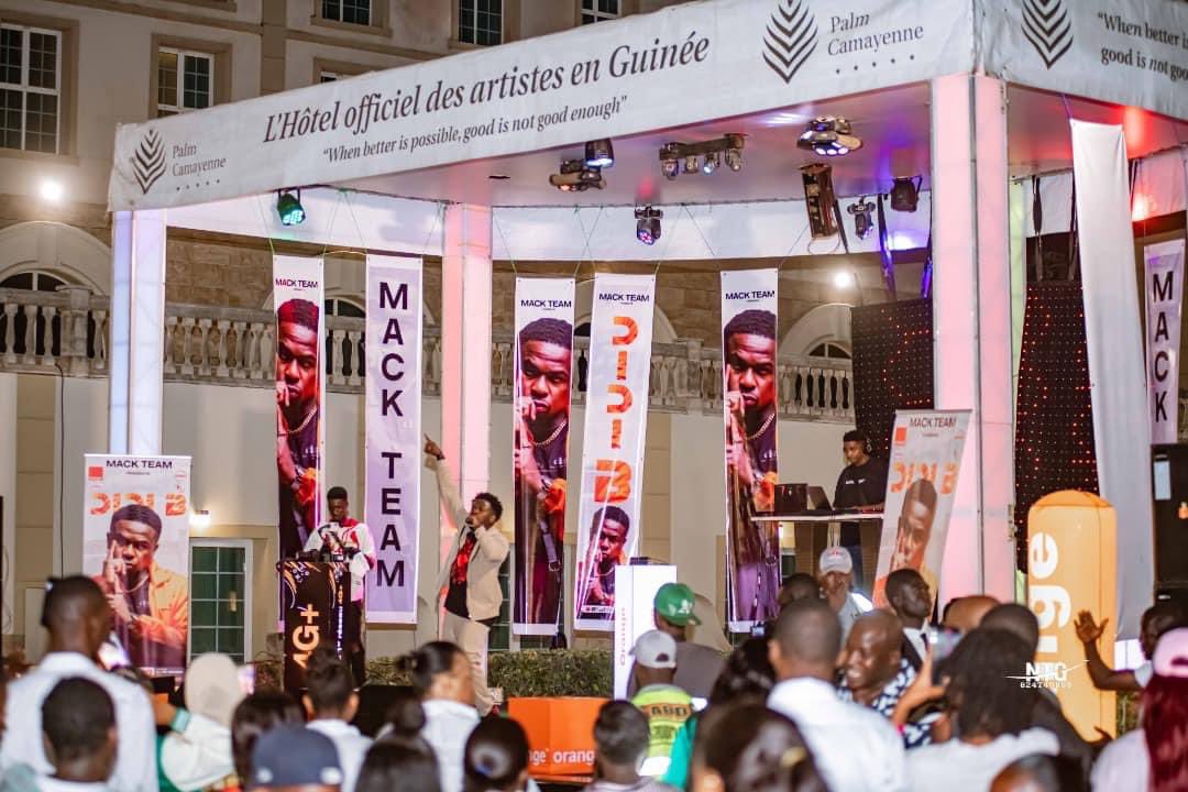 RadioSweetFmGN1's tweet image. Le rappeur ivoirien @Didibofficial était en concert hier a l’hôtel #PalmCamayenne ( Conakry ) avec la structure #MackTeam 
@MackaTraore1 @LamineGuirassy