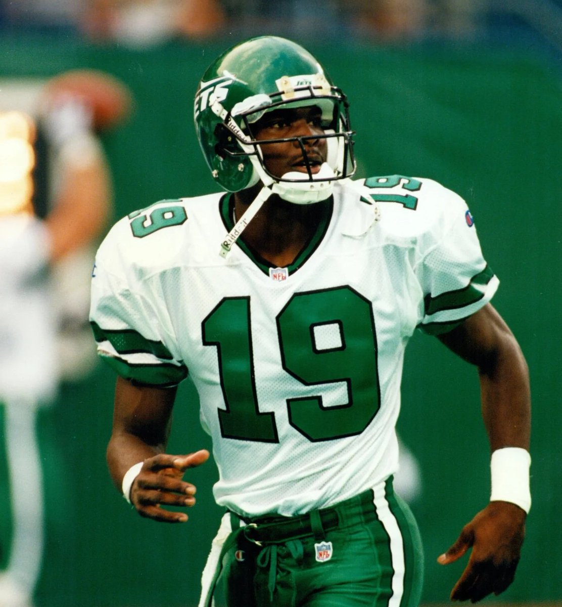 Pickswise's tweet image. Name a sports uniform that needs to make a comeback

We'll start: these Jets uniforms ✈️