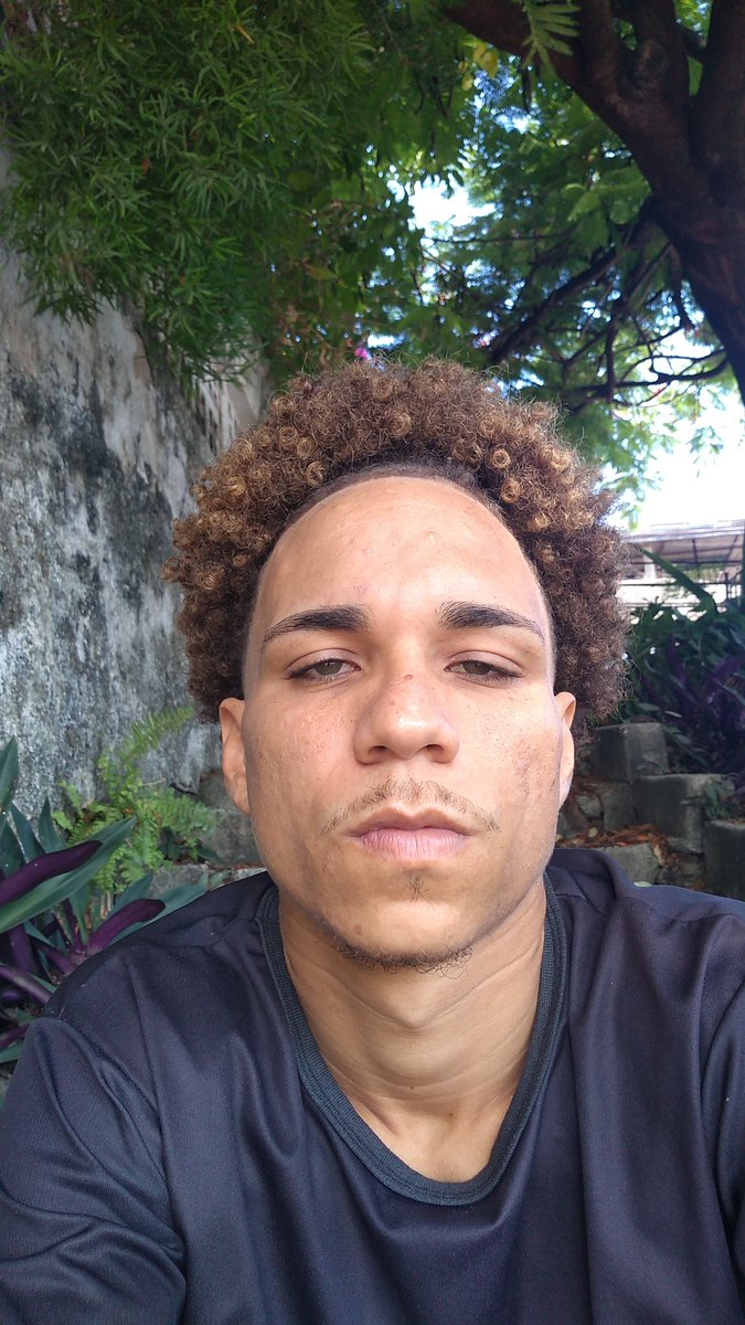 ratodamina's tweet photo. bota aquela lá, Holofotes de Matheus Perverso https://t.co/32THEHofDh
