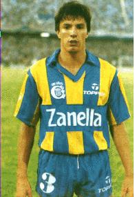 viejocasale's tweet photo. Fecha 20, 1era. División 1988/1989. Debut de José #Chamot. 28/1/1989. Argentinos Juniors 1 (Oscar Dertycia) v. #RosarioCentral 0. https://t.co/6Lz3ZJznAo https://t.co/dTv9LlSTui