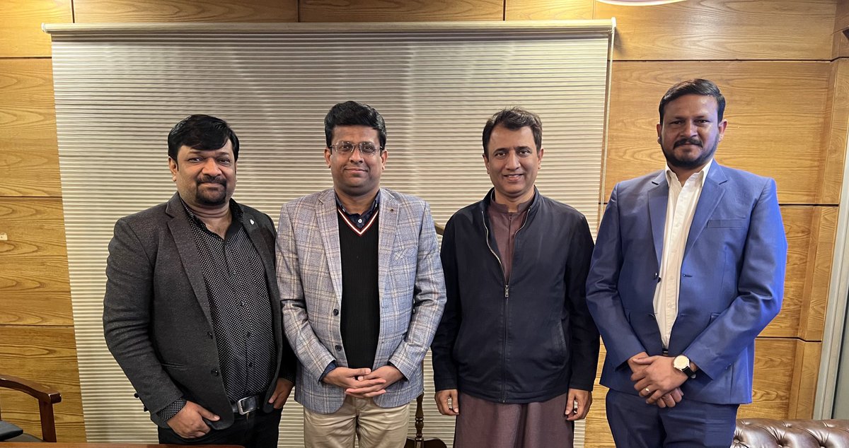 Had a meeting with Senior Anchor Person and Managing Director of Suno tv  News Group Habib Akram sb at his office in Lahore.

Special thanks to Tariq Habib, Head of Investigation Cell, Suno TV
@tariqhabib1 
@imran_ahed_khan 
@IrfanHaqueS 
#Sunotv