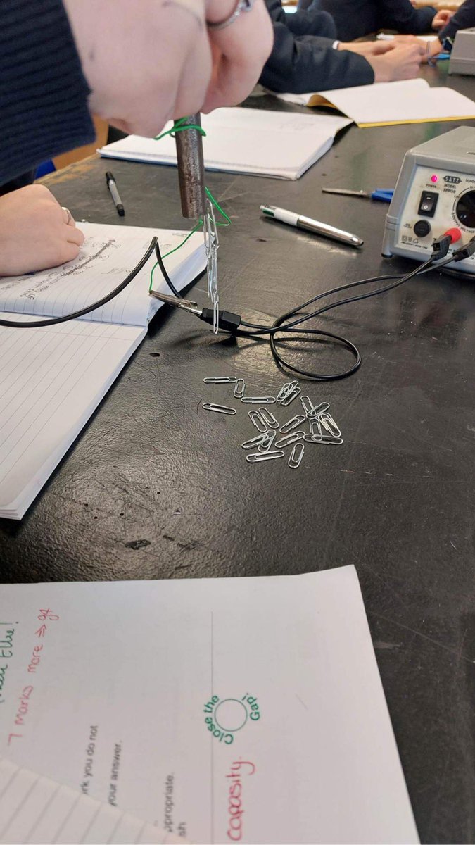 SciencePlume's tweet photo. Year 11 Trilogy scientists making and testing electromagnets 🧲⚡️ #physics https://t.co/GcPvTD0uB3