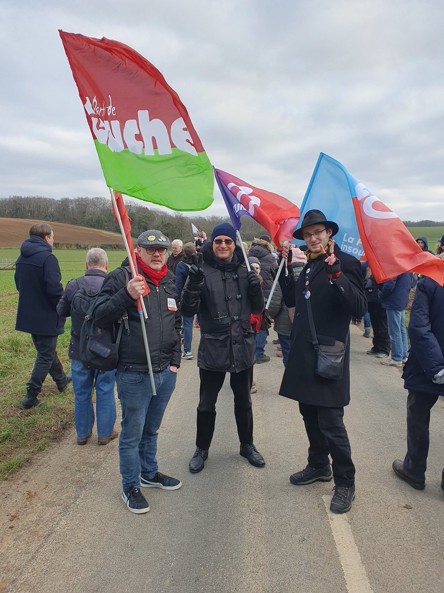 Berthe05229859's tweet photo. L'Eau est bien un commun.
Mobilisation contre la #bassine de #Banthelu en compagnie de #BernardLoup, les associations de défense de l’environnement, parti politiques et citoyens.
La question de l'eau doit-être prise au sérieux.
#Pg95 #LFI #PaGV
#confédérationpaysane https://t.co/qkwg6qfoXK