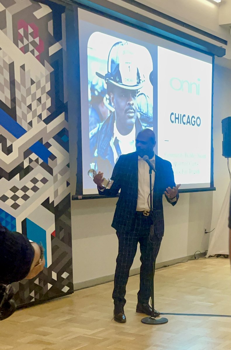 blackfirebrigad's tweet photo. I am humbled to be the recipient of the 2023 Chicago News Weekly Community Builder Award powered by The Onni Group. I accept this award on behalf of young black men and women across America who have hopes of entering Fire & EMS Service.
#theonnigroup
#ChicagoNewsWeekly
#WIIFTBP https://t.co/hmGTvncejK