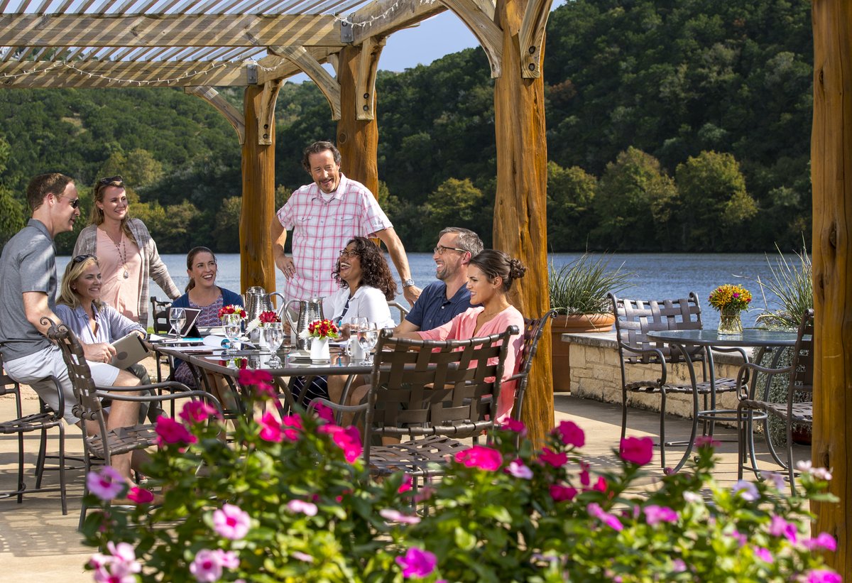 Work meetings are found to be more productive when held lakeside. 😉 

Visit bit.ly/3GU8KU6 to learn more about elevating your team to the next level with Lake Austin Spa Resort!