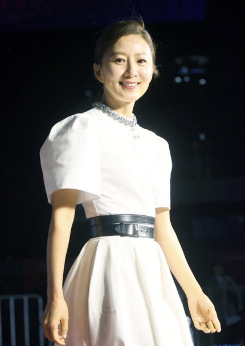 김희애 Kim Hee-Ae’s Gallery tweet media