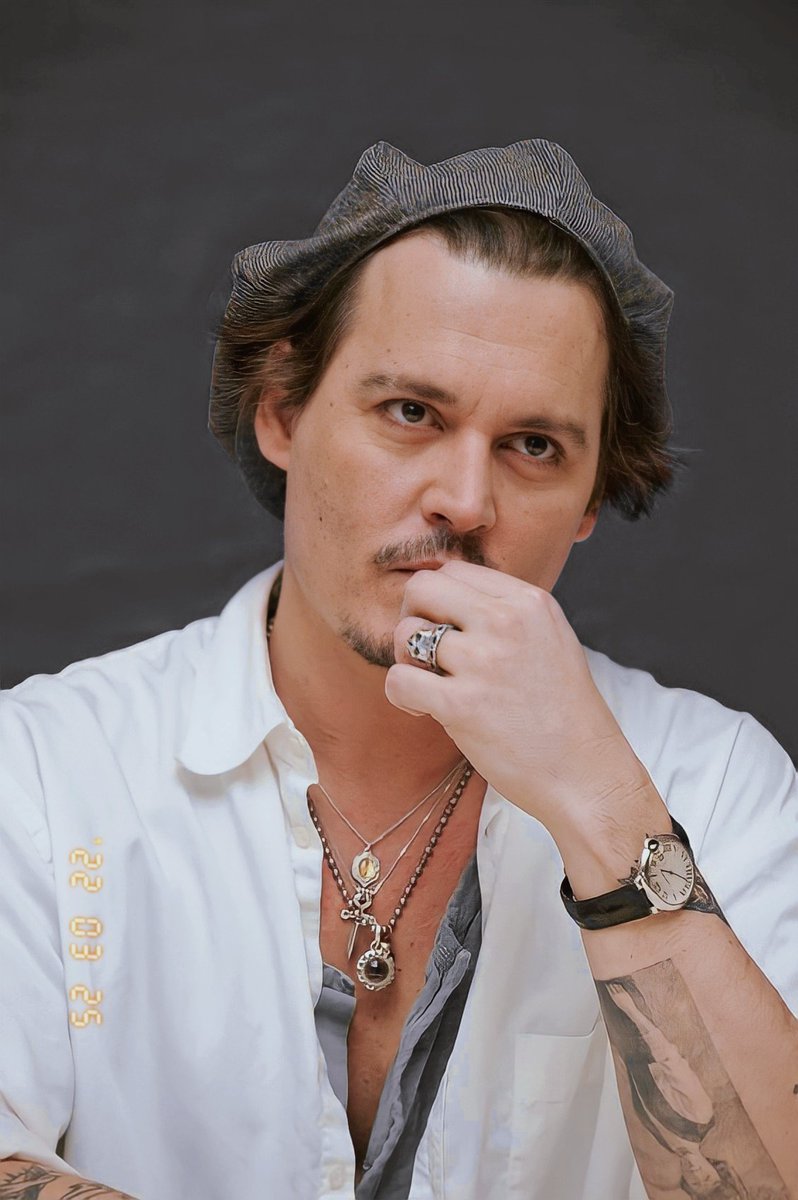Johnny Depp tweet media