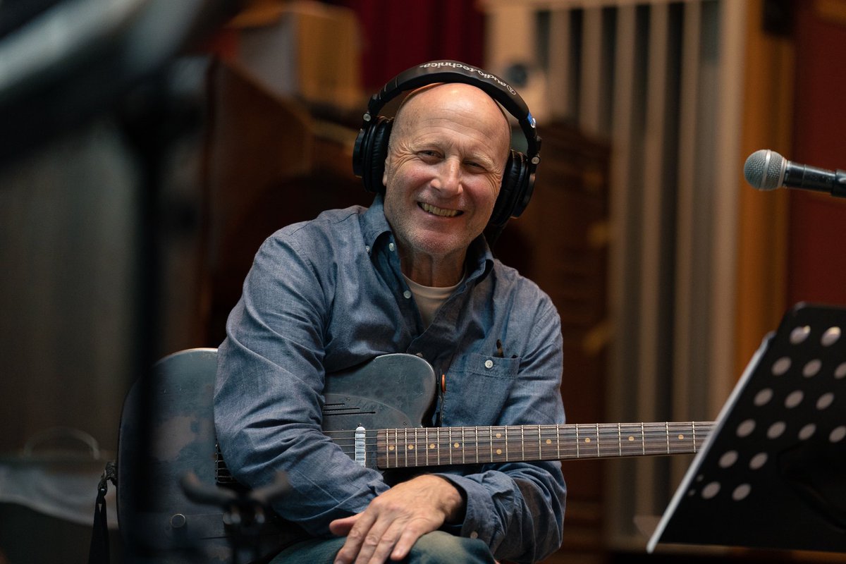 itspetergabriel's tweet image. David Rhodes , Manu Katché and Tony Levin recording Panopticom during the band sessions in The Big Room at @RealWorldStudio 

Photography: York Tillyer
