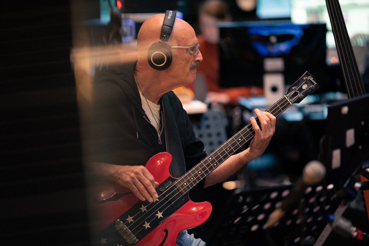 itspetergabriel's tweet image. David Rhodes , Manu Katché and Tony Levin recording Panopticom during the band sessions in The Big Room at @RealWorldStudio 

Photography: York Tillyer