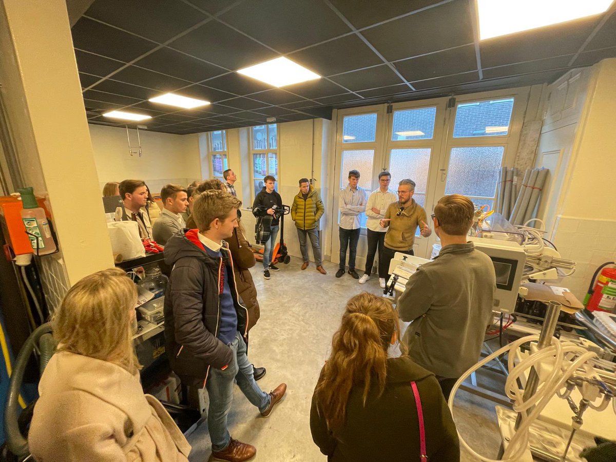 JoAnnesdeBat's tweet image. Trots op al deze jongeren!

In voorbereiding op verkiezingen van 15 maart een activiteit van het CDJA Zeeland in Slot Oostende in Goes. Een rondleiding en bierproeverij.

Het spandoek is ook al gemaakt. Locaties om op te hangen zijn altijd welkom 🙂. 

#stemjong #stemCDA #Zeeland