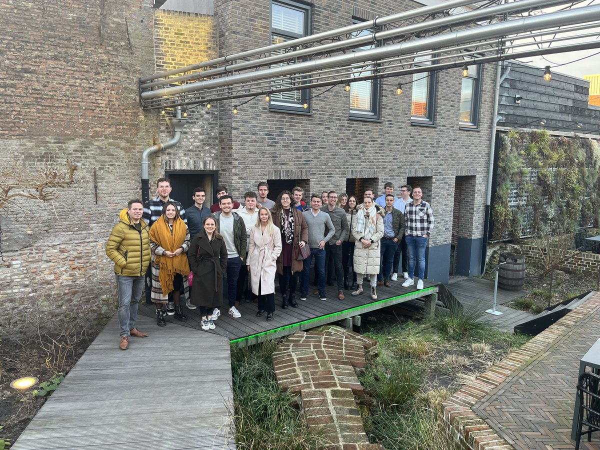 JoAnnesdeBat's tweet image. Trots op al deze jongeren!

In voorbereiding op verkiezingen van 15 maart een activiteit van het CDJA Zeeland in Slot Oostende in Goes. Een rondleiding en bierproeverij.

Het spandoek is ook al gemaakt. Locaties om op te hangen zijn altijd welkom 🙂. 

#stemjong #stemCDA #Zeeland