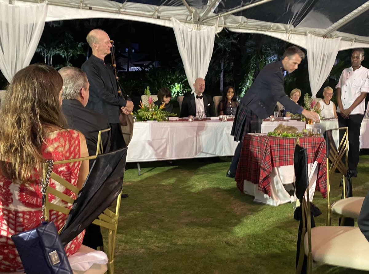 melhugsopera's tweet image. Address to a haggis #Burnsnight in Barbados! @UKinCaribbean