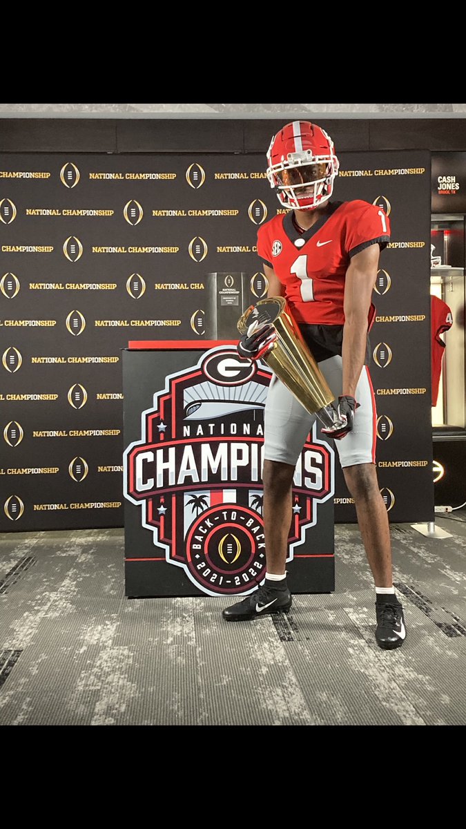 J7ontaeGilbert's tweet photo. Had a Amazing visit today #GoDawgs https://t.co/0ERNIEMCyR
