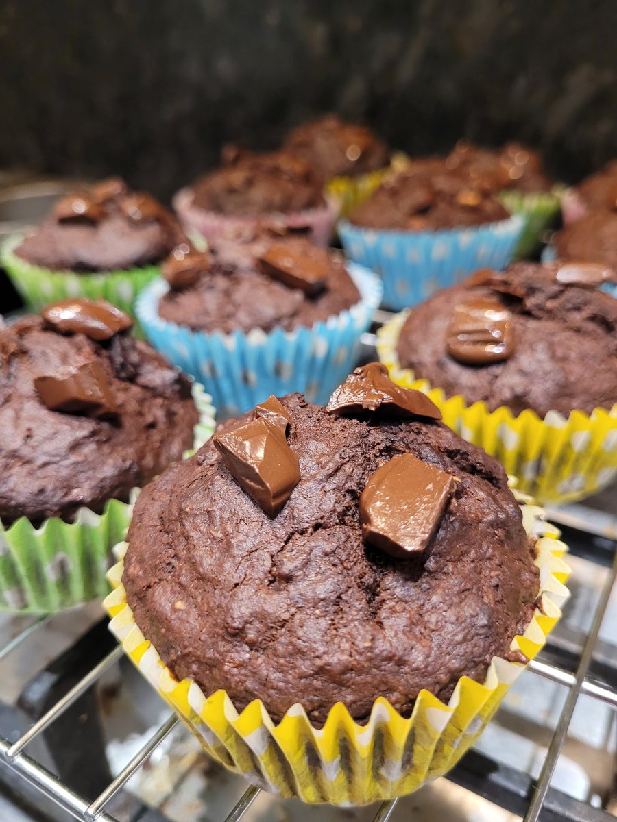 missmatherbakes's tweet photo. Sooooooo, I was meant to make a batch of granola once little one had gone to bed this evening..... oh well! #chocolatecake #healthycake #wholefoodcake #weekendbaking https://t.co/2vzofRrpj4
