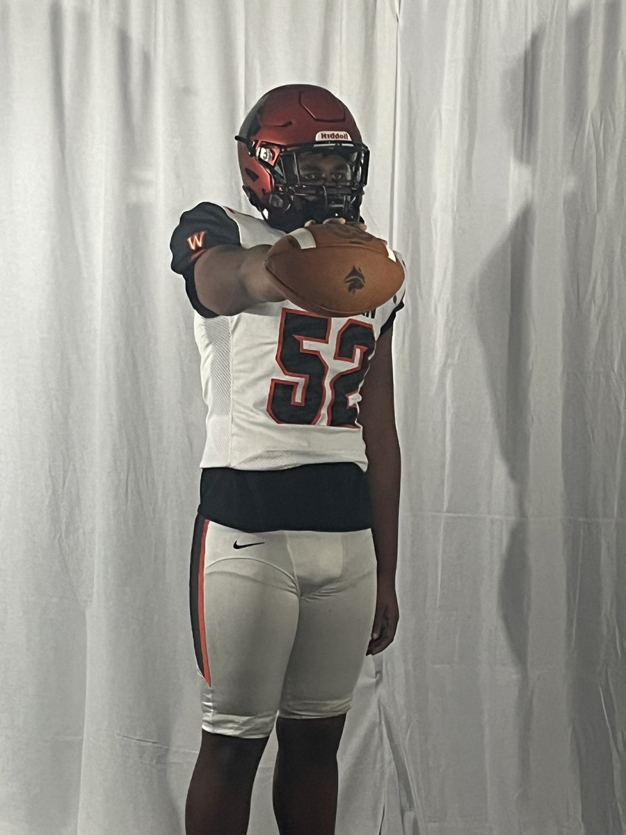 reynoldsjacobi1's tweet photo. After a great visit at @WVWCFB I am blessed to receive my first division 2 offer. @CoachMaloneyWVW @Martind_Gator https://t.co/aJxqJurCBA
