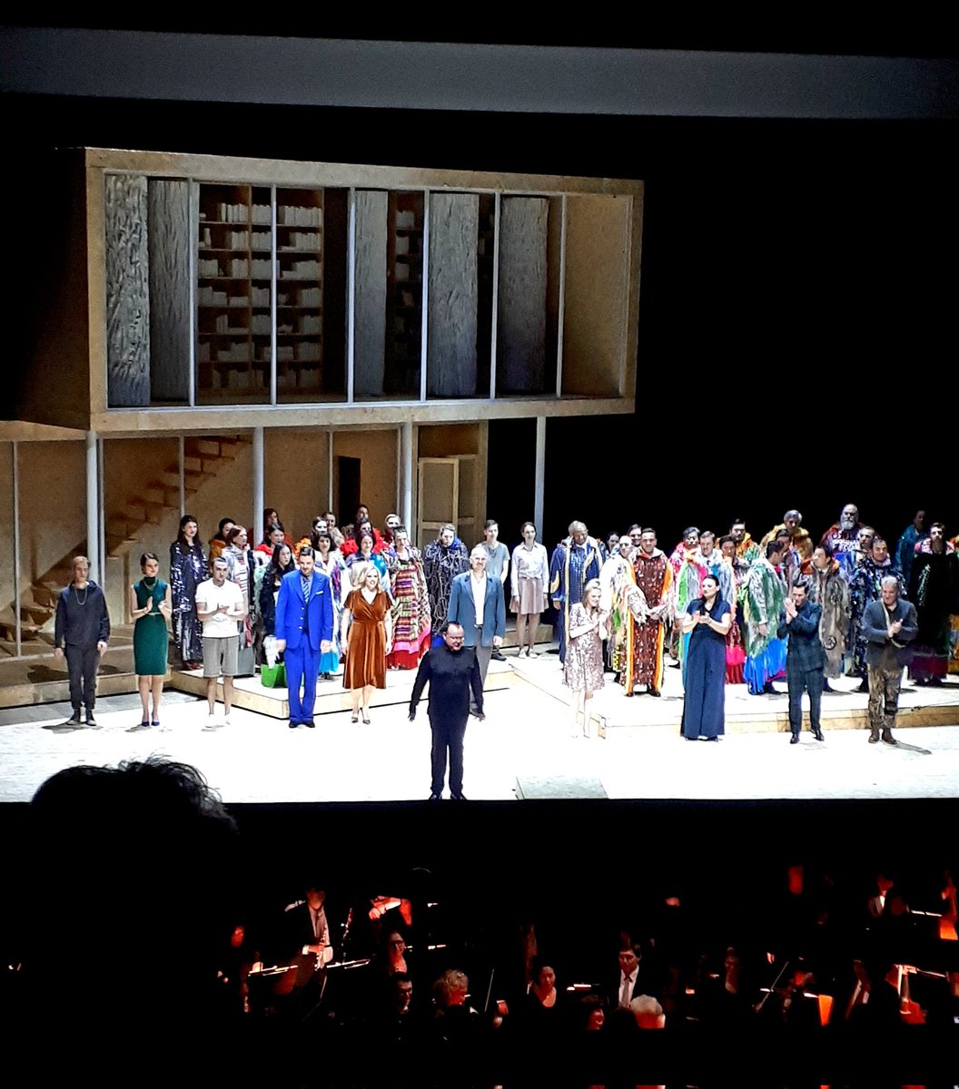 2michaelWmusic's tweet photo. #Falstaff am @StaatstheaterN: #Verdi|s letzte Oper von #DavidHermann spritzig und mit eigenen Akzenten inszeniert. Hohes Tempo im Spiel, fulminant gesungen, brillantes Orchester unter #BjörnHuestege. #CurtainCalls mit viel Beifall. Sehenswert! https://t.co/a8OWhhMSlJ