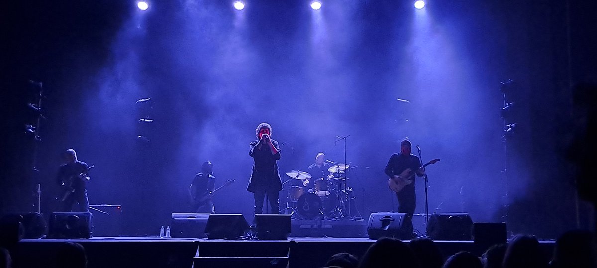 alfonsmpuig's tweet photo. Gran concert de @JJBosk i el grup de Rock #CORADA al Teatre Jardí de #Figueres , presentant nou disc i amb munt de temes ham fet posar dempeus tota la platea. https://t.co/SA6uYNkkHl
