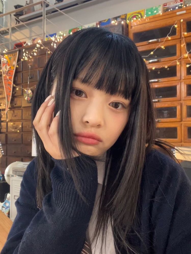 hanni 🏎️🏁 (@hannihourly) on Twitter photo 