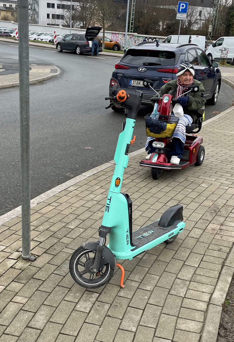 Die gedankenlose TIE-Barriere
Ein #Mobilitätskonzept für #Jena?
<a href="/JenaWirtschaft/">jenawirtschaft</a> <a href="/jenalichtstadt/">jenalichtstadt</a> <a href="/JenaerTweets/">Jenaer Tweets</a> <a href="/Jena_TV/">JenaTV</a> @Gruene_Jena