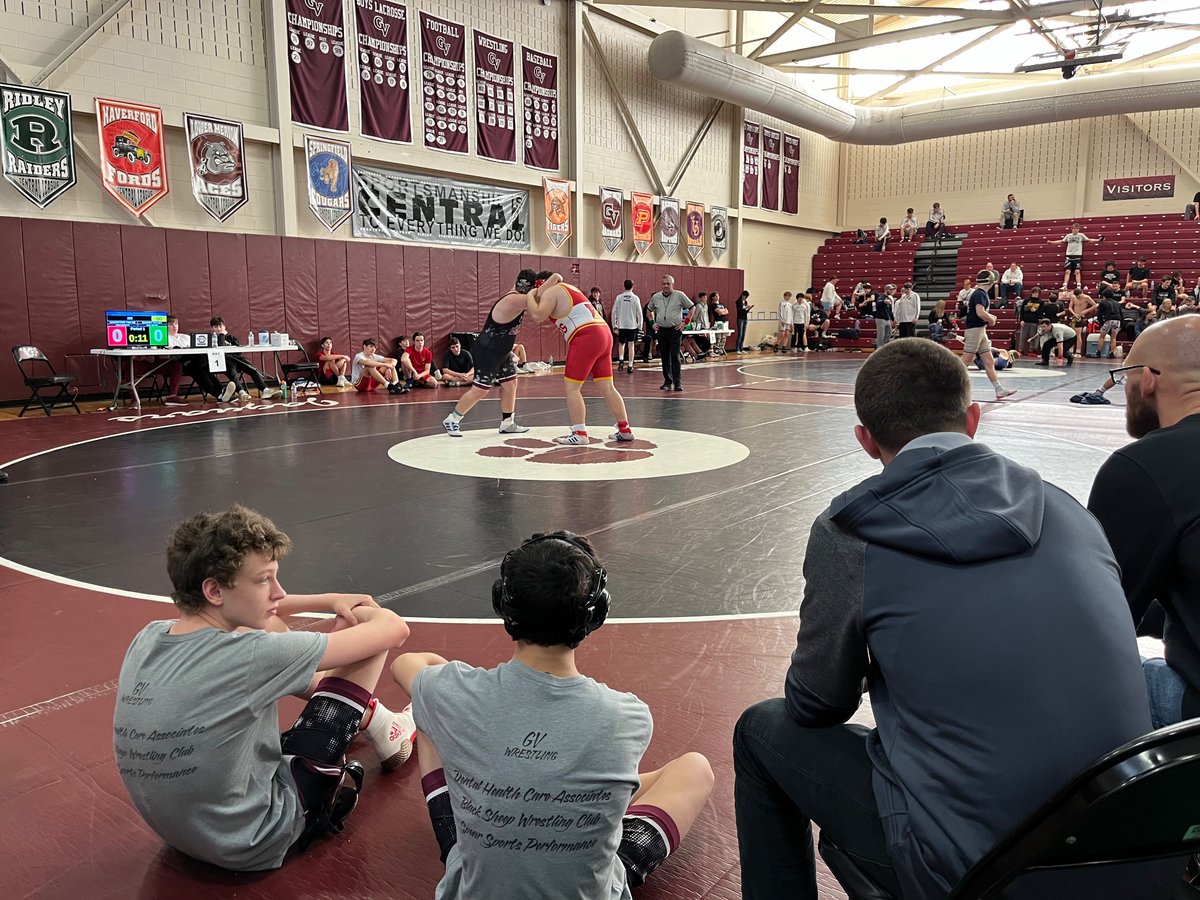 GVWrestlingTeam's tweet image. Thanks again to @GVAthletics, parents, wrestlers, and coaches for a fantastic event today for our JV and Girls tournaments.  It only works with great effort and a great spirit of helping each other! #CourageCharacterCommitment