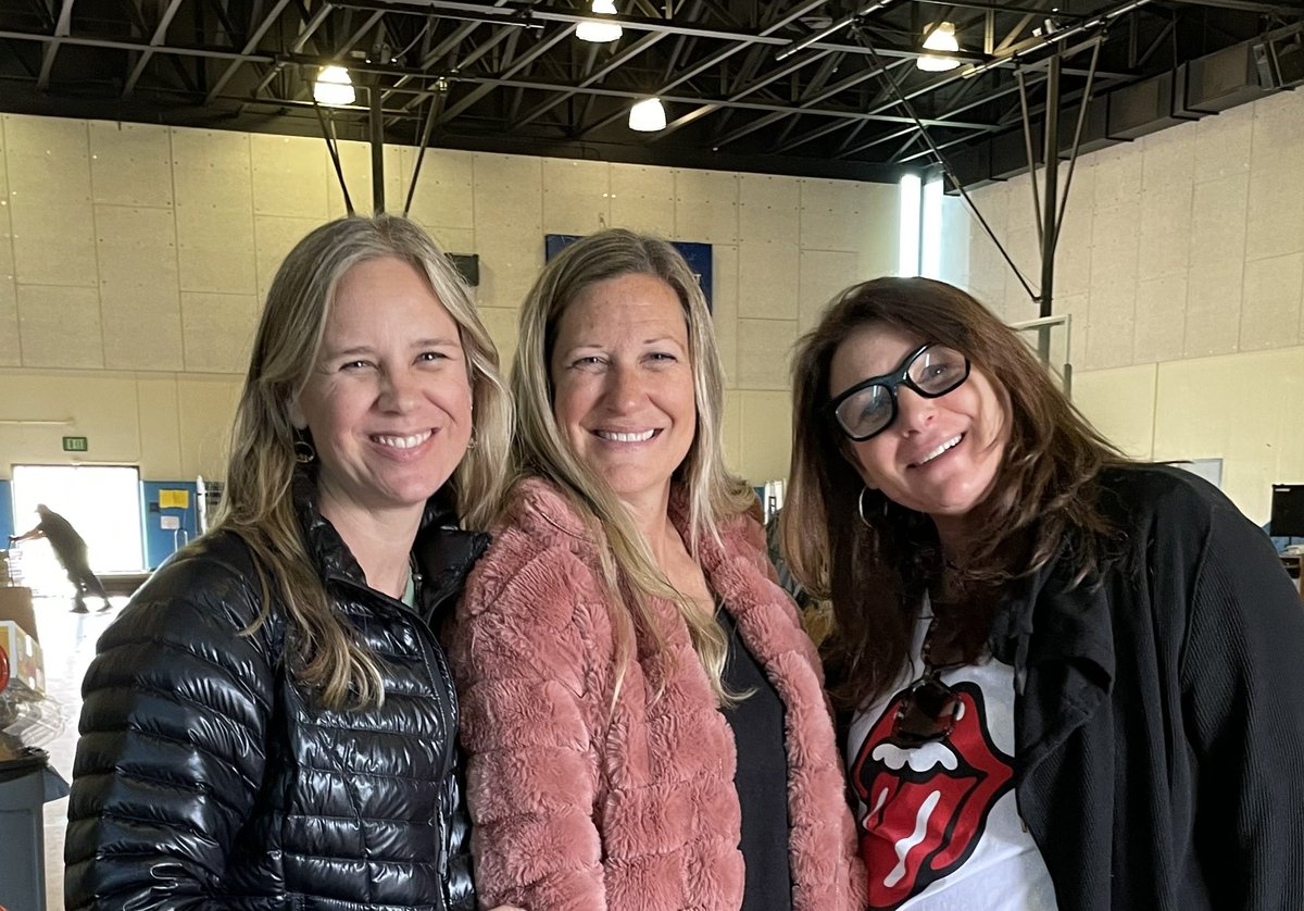 Lindsay Bullis (@msbullisedu) on Twitter photo Feeling the joy with these amazing folks at #designcamp! <a href="/lndeutsch/">Ellen Deutscher (she, her)</a> <a href="/mindyahrens1/">Mindy Ahrens</a> Feeling the joy with these amazing folks at #designcamp! <a href="/lndeutsch/">Ellen Deutscher (she, her)</a> <a href="/mindyahrens1/">Mindy Ahrens</a>