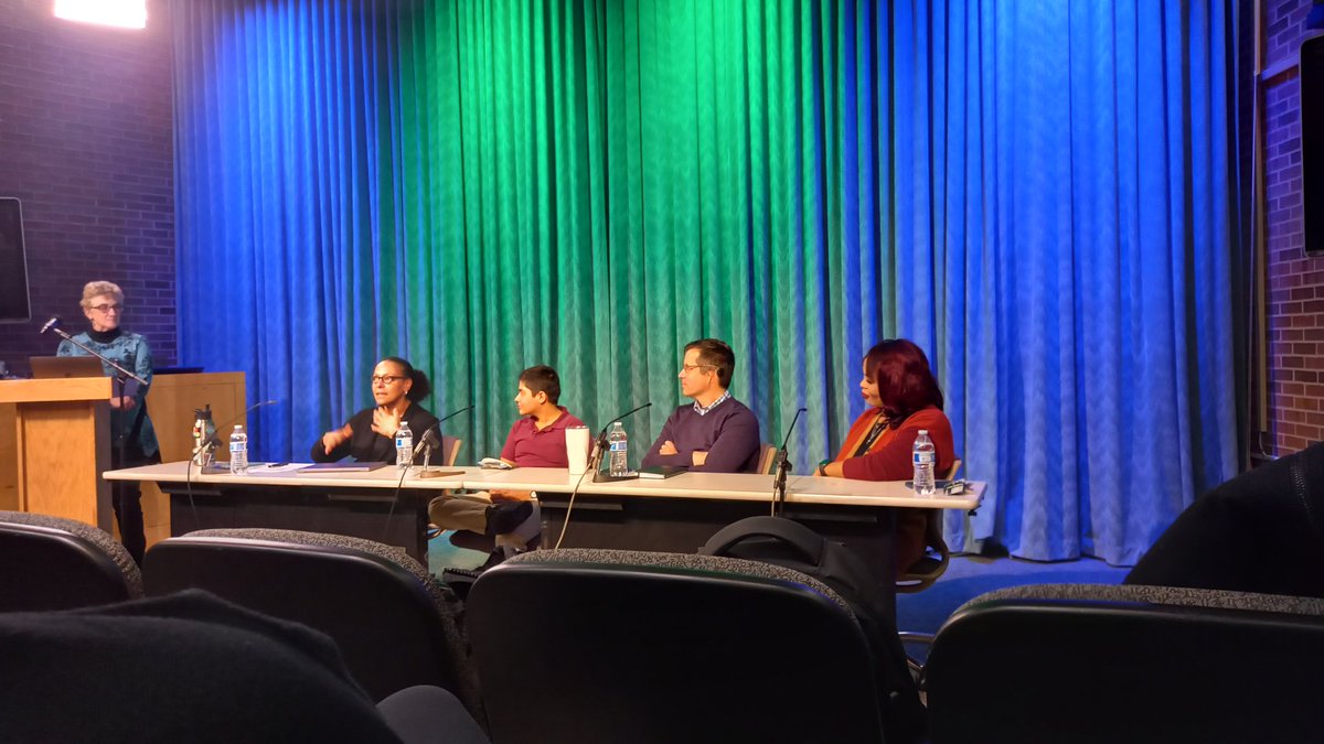 J'ai pris part avec beaucoup de plaisir à un talk portant sur la vie du chercheur organisé par les collègues du <a href="/MSUComArtSci/">MSU ComArtSci</a> 
Des questions posées par des doctorants où j'ai appris comment mes collègues organisent leur temps de travail entre la recherche et l'enseignement.